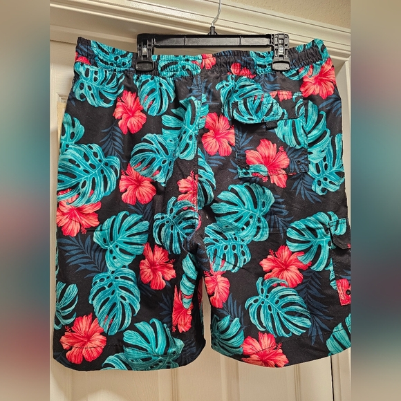 Sold. NWT. Caribbean Swimwear Mens' swim shorts. Size XL. - Picture 4 of 9